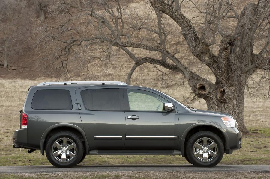 Nissan Armada 2008 года  (фото 24 из 40)